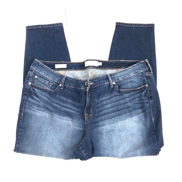 Torrid Skinny Jeans Medium Wash Size 24R - Picture 3 of 7